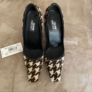 Authentic pre-owned Versace Cavallino Black Pumps.